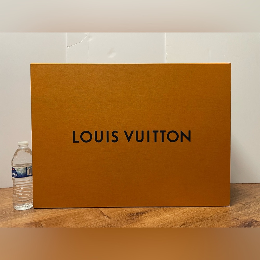 Louis Vuitton huge giant empty storage Box foldable magnetic with top handle 23”